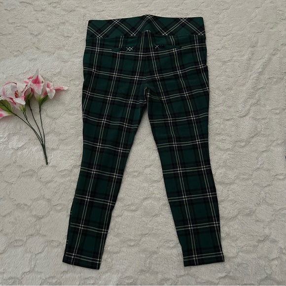 Torrid - Pixie Green & Black Plaid Slim Pants Leggings w/Pockets 1R (Flawed) - Picture 2 of 13